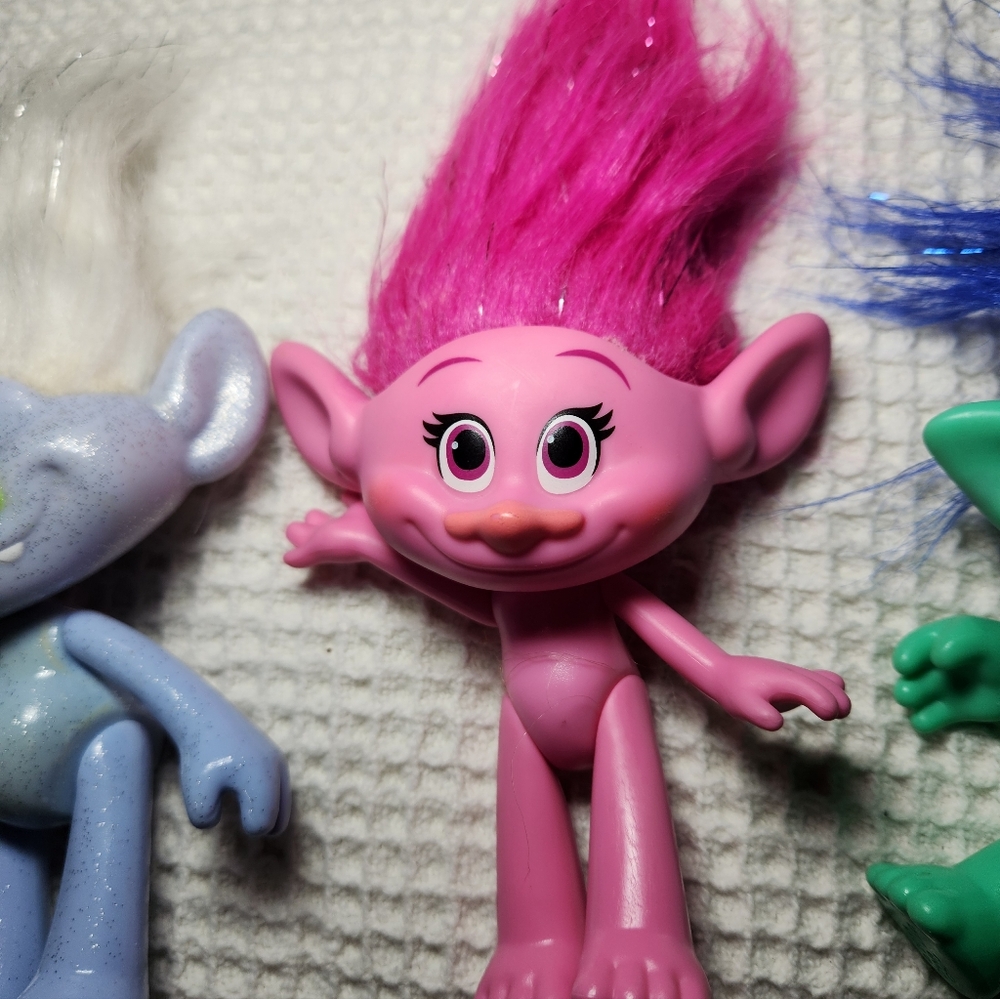 Troll Figurine Set - Pink, Blue, White Hair Mini Dolls 2015 - Picture 5 of 10
